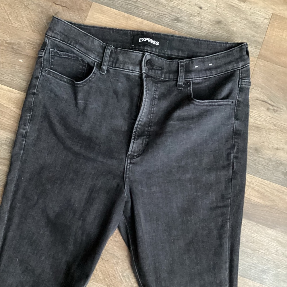 Express Black Skinny Jeans with Frayed Hem - Picture 3 of 8
